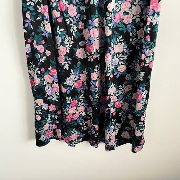 Vintage 70s Vanity Fair Multicolor Floral Nightgown Size Medium - Picture 4 of 9